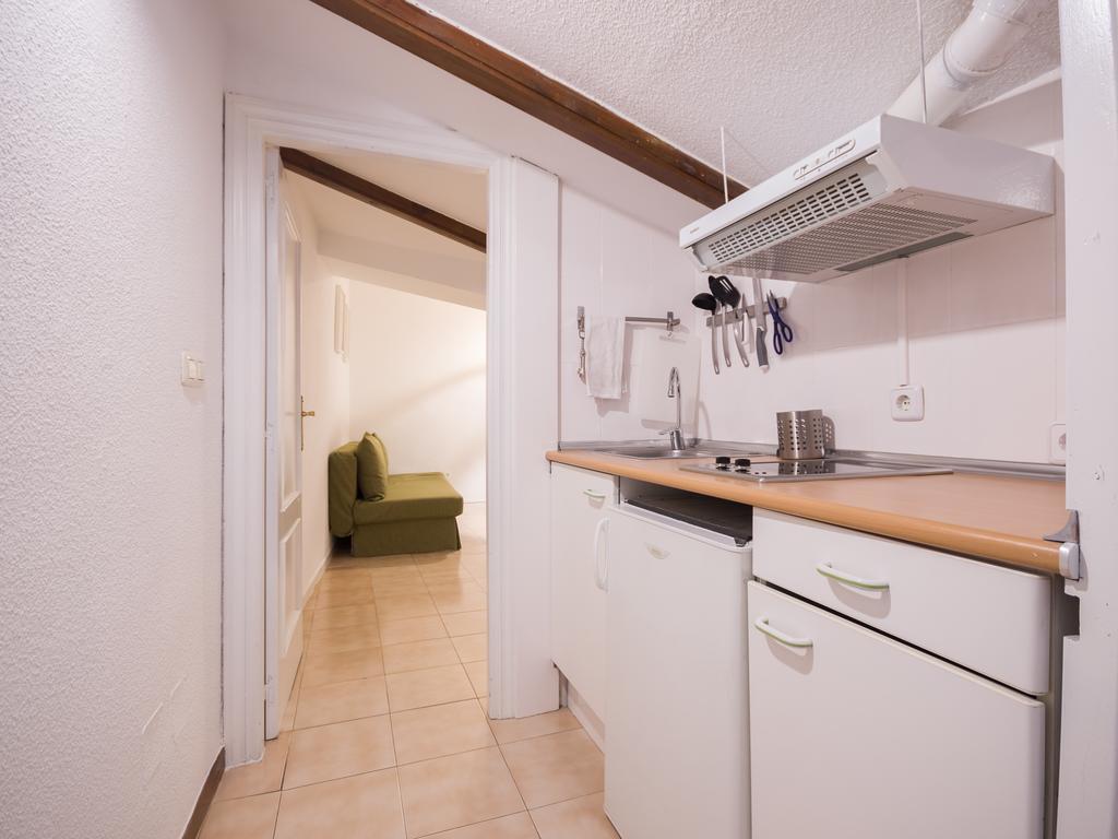 L&H Puerta Del Sol Apartment Madrid Room photo